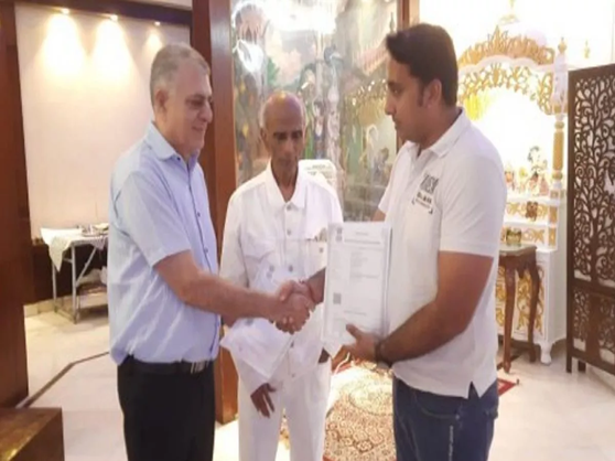 Digant Sharma and CA Mahendra Turakhia sign Rs 341-crore contract to feed 1.2 million children daily across India with Annamrita Foundation